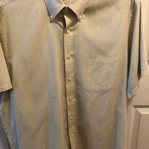 Short sleeve Mens Van Heusen dress shirt